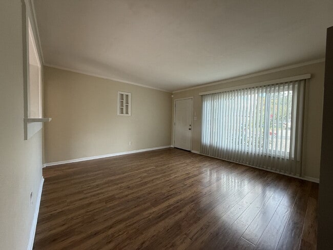 Foto del edificio - Move-in Ready 2 bed 1 bath home in Sacramento