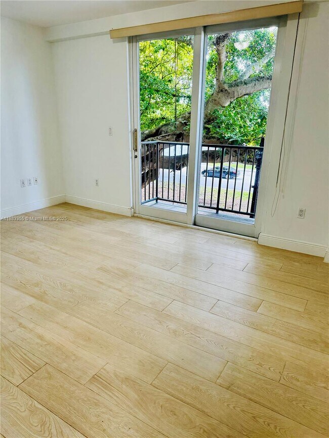Foto del edificio - 2701 SW 3rd Ave