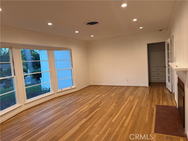 Building Photo - 1765 Sharon Pl