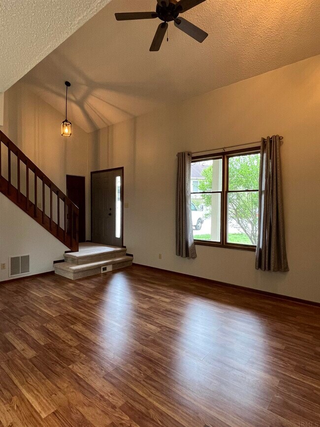 Foto del edificio - 4225 Crofton Ct