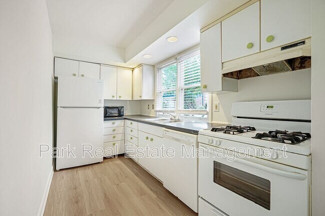 Foto del edificio - 505 N Greensboro St