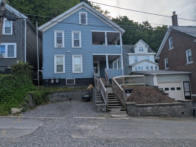 Foto del edificio - 302 Caroline Ave