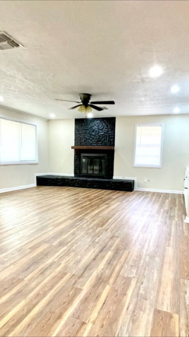 Living room with fireplace - 1309 Sunset Dr