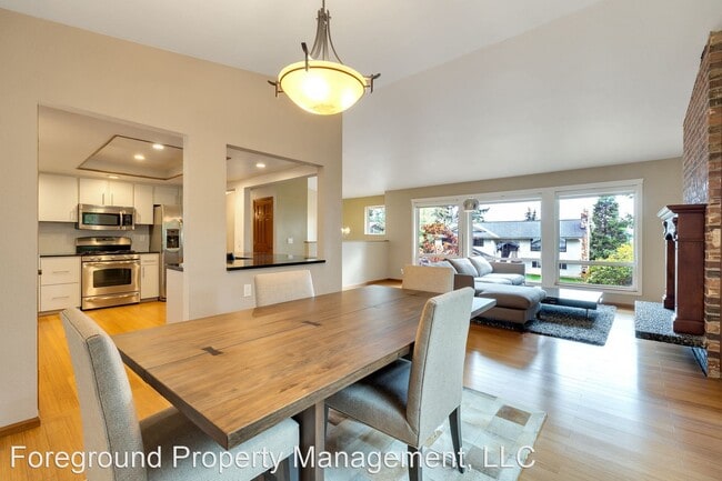 Building Photo - 4 br, 3 bath House - 1534 5th Pl