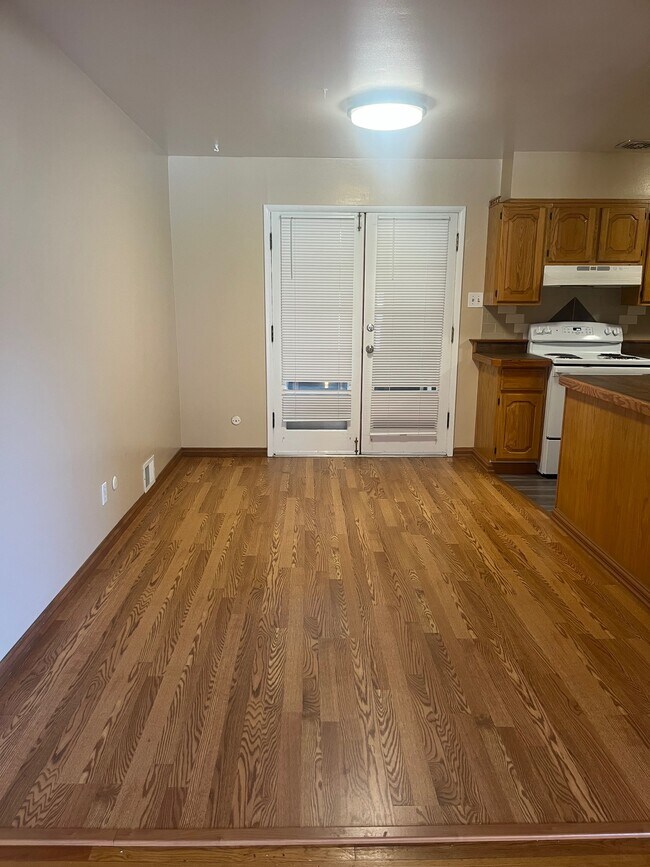 Foto del edificio - 6448 Iris Way