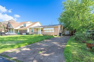 Building Photo - 1726 Du Barry Ln