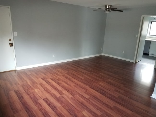 Building Photo - 104 Ardmore Pl NW