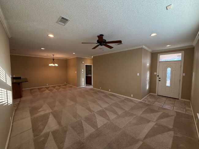 Building Photo - Beautiful 3-Bed, 2-Bath Gem in Lubbock- Spacious 1500 Sq Ft Living!