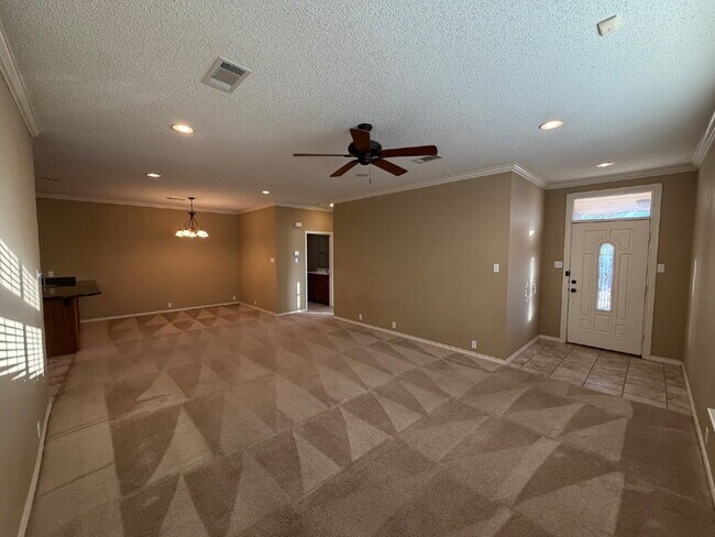 Foto del edificio - Beautiful 3-Bed, 2-Bath Gem in Lubbock- Spacious 1500 Sq Ft Living!