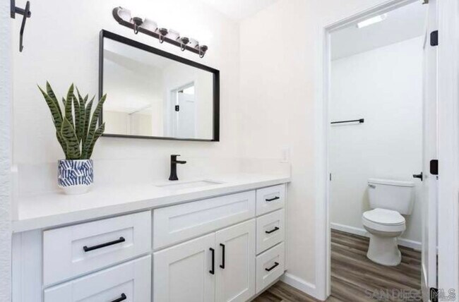 Foto del edificio - 6602 Beadnell Way