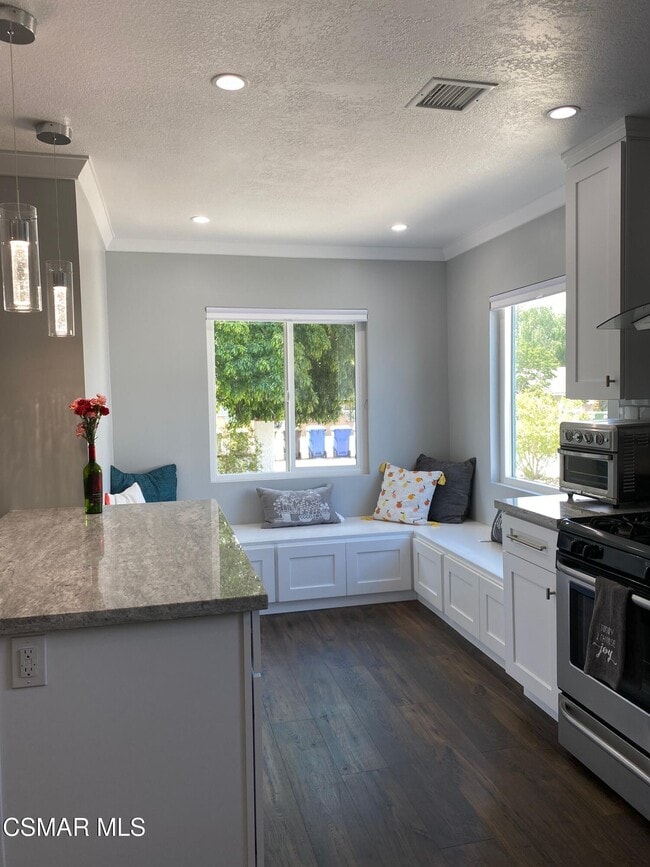 Foto del edificio - 4511 Barnard St