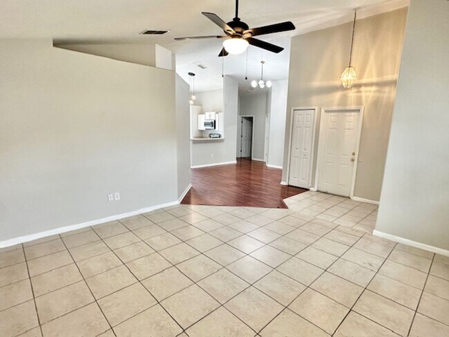 Building Photo - Lake Mary - 3 Bedroom, 2 Bathroom – $1,995.00