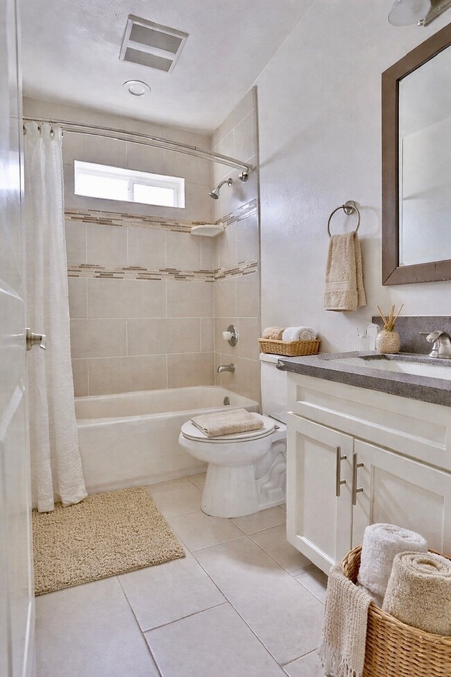 Building Photo - 12500 S Wilmington Ave