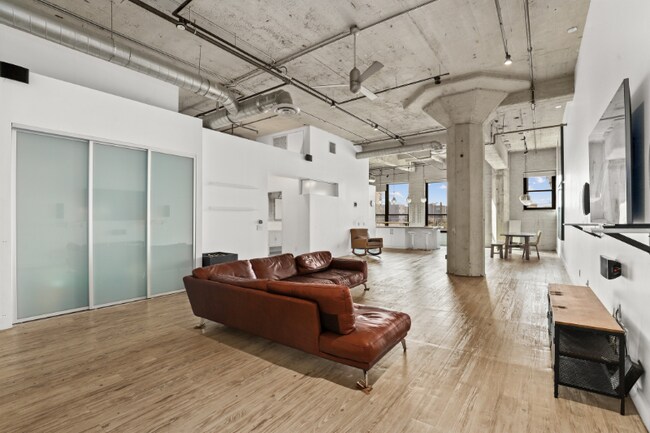 Foto del edificio - 115 W 4th St