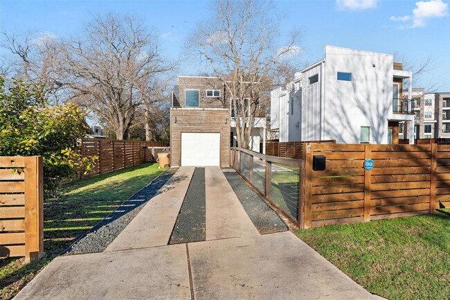 Building Photo - 5401 Stuart Cir