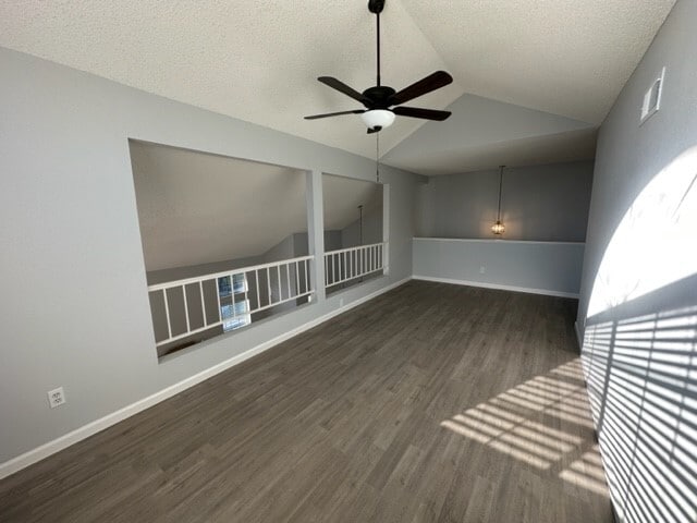 Building Photo - 594 La Costa Dr