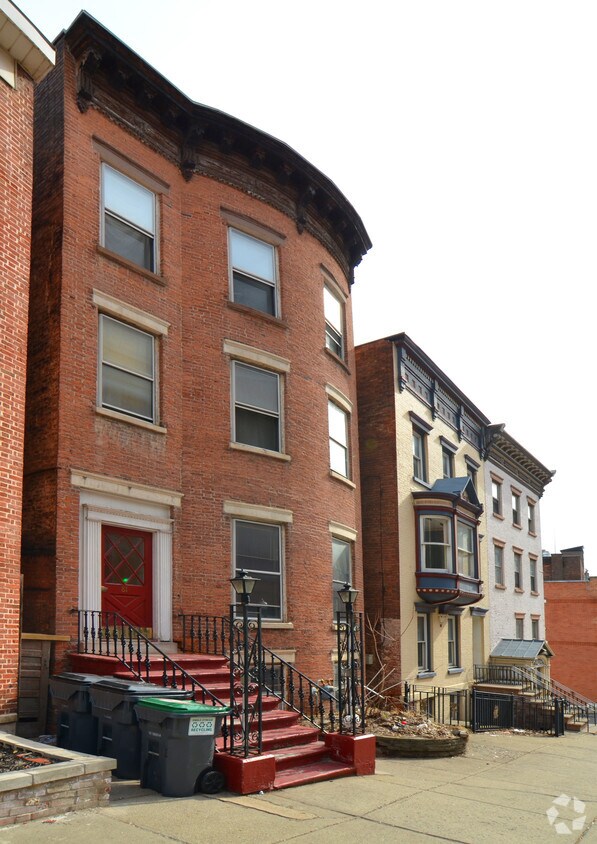 Building Photo - 81 Columbia St