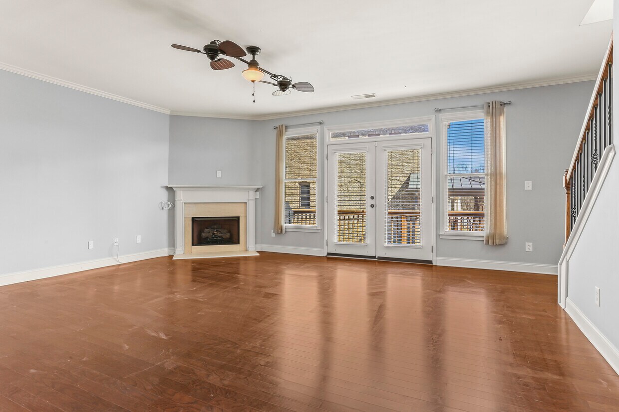 Immaculate, Deerfield Green Movein Ready Townhome Rentals in