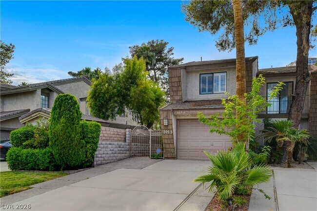 Foto del edificio - 3223 Pinehurst Dr