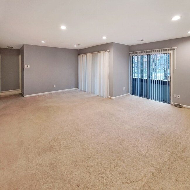 Photo - 10244 Prince Pl Apartment