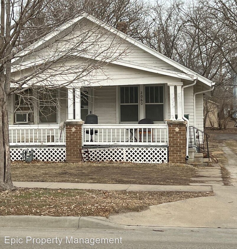 1 br, 1 bath House 2060 SW Washburn Ave House Rental in Topeka, KS