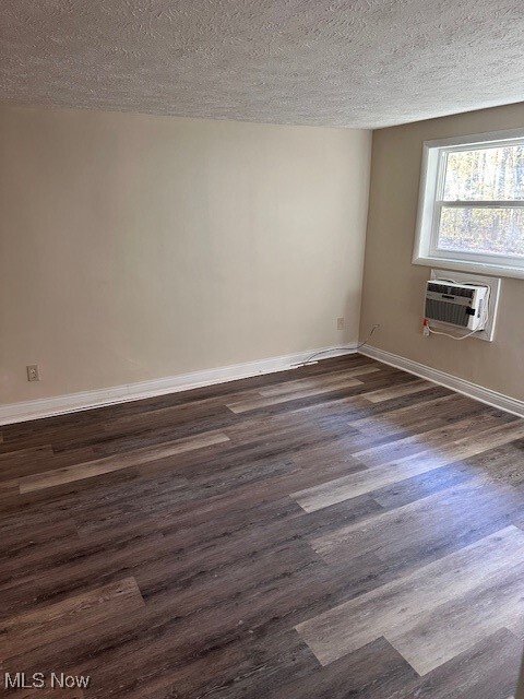 Building Photo - 3499 Dennis Ct