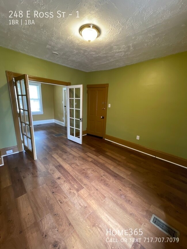 Building Photo - First Floor One Bedroom On Ross Street