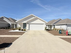 Building Photo - 6615 Kettles St