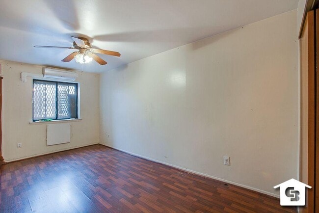 Building Photo - 2606 Cropsey Ave