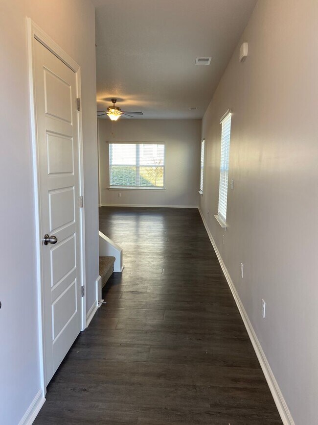 Building Photo - *Pre-leasing* Three Bedroom | Two and a Ha...