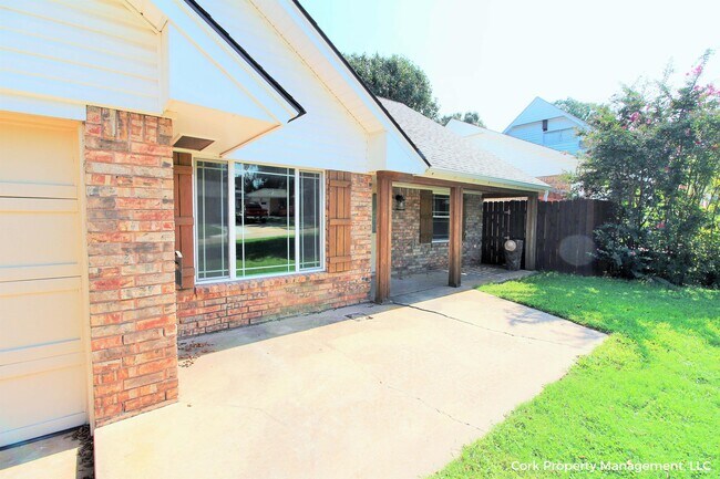 Building Photo - 609 Belle Air Ave