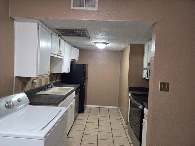 Foto del edificio - 401 12th Ave SE