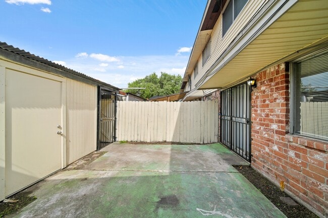 Building Photo - 13464 Castilian Dr
