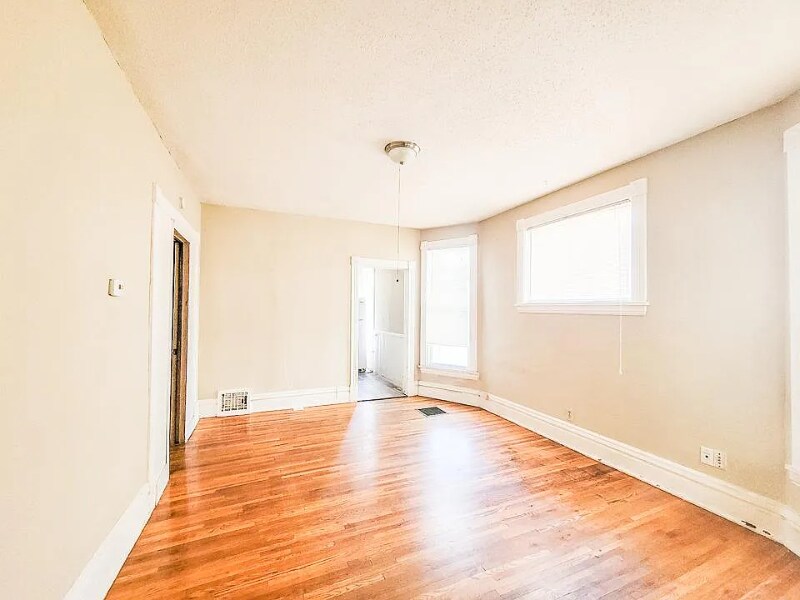 Foto principal - 2640 Fillmore St NE