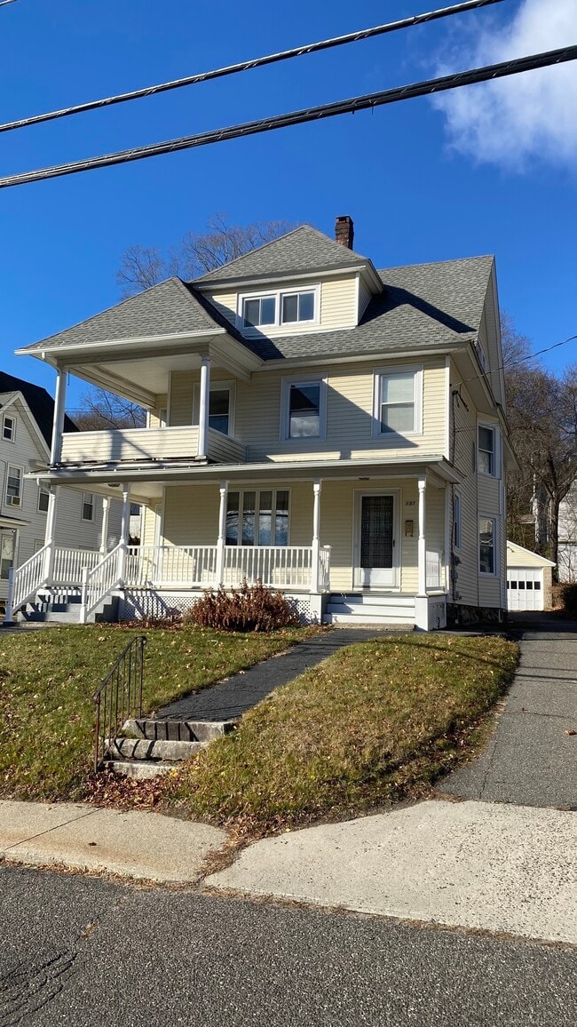 Building Photo - 135 Elm St