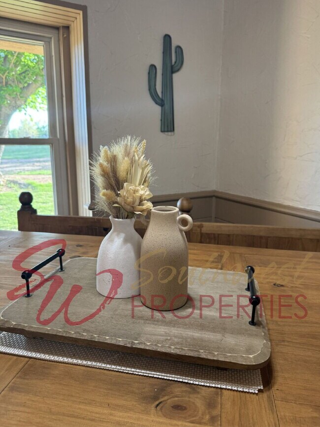 Foto del edificio - 2 bedroom 2 bath on a 12 acre paradise!