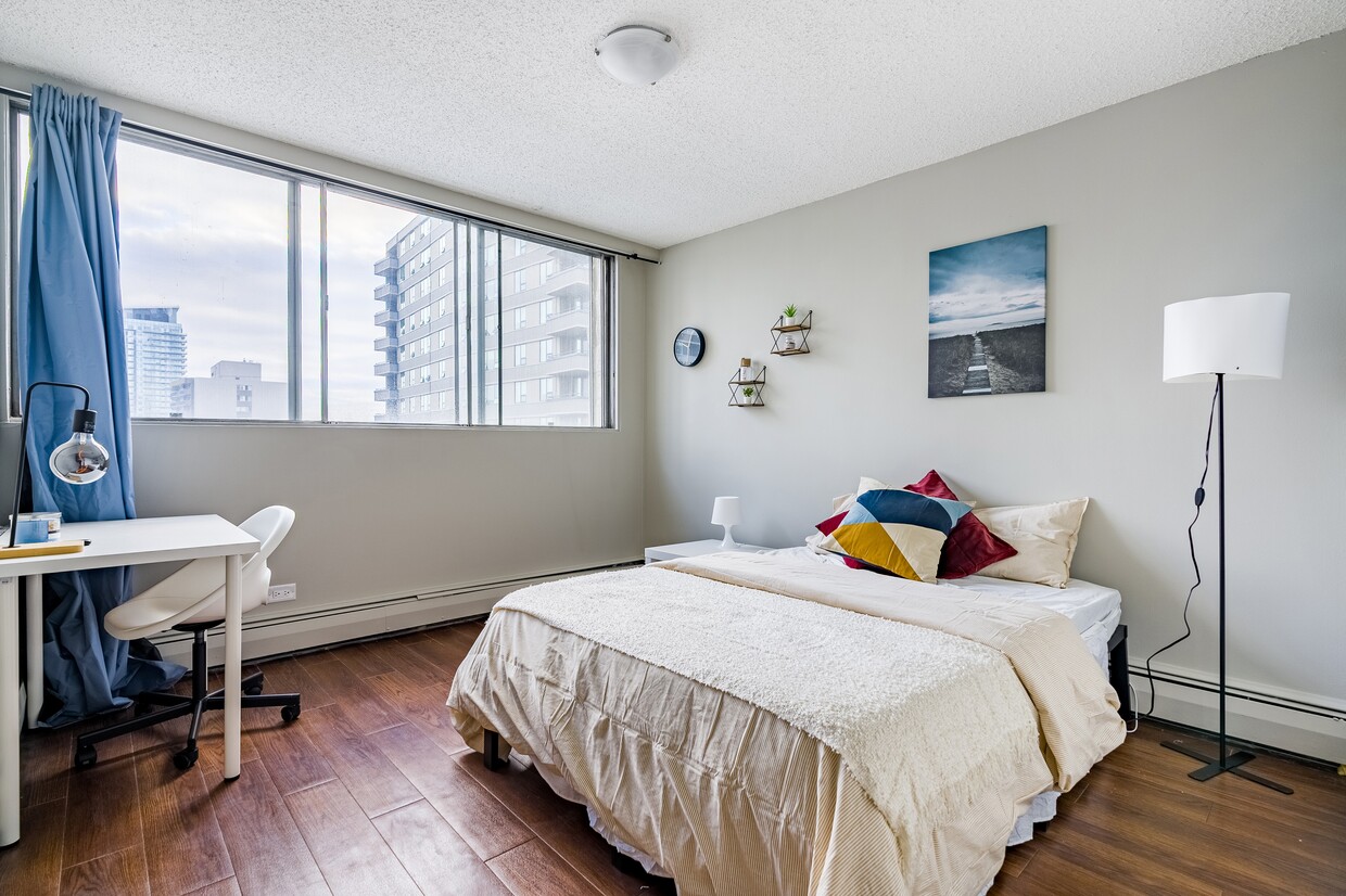 Photo principale - Master Room & Ensuite Bath - Downtown Calgary