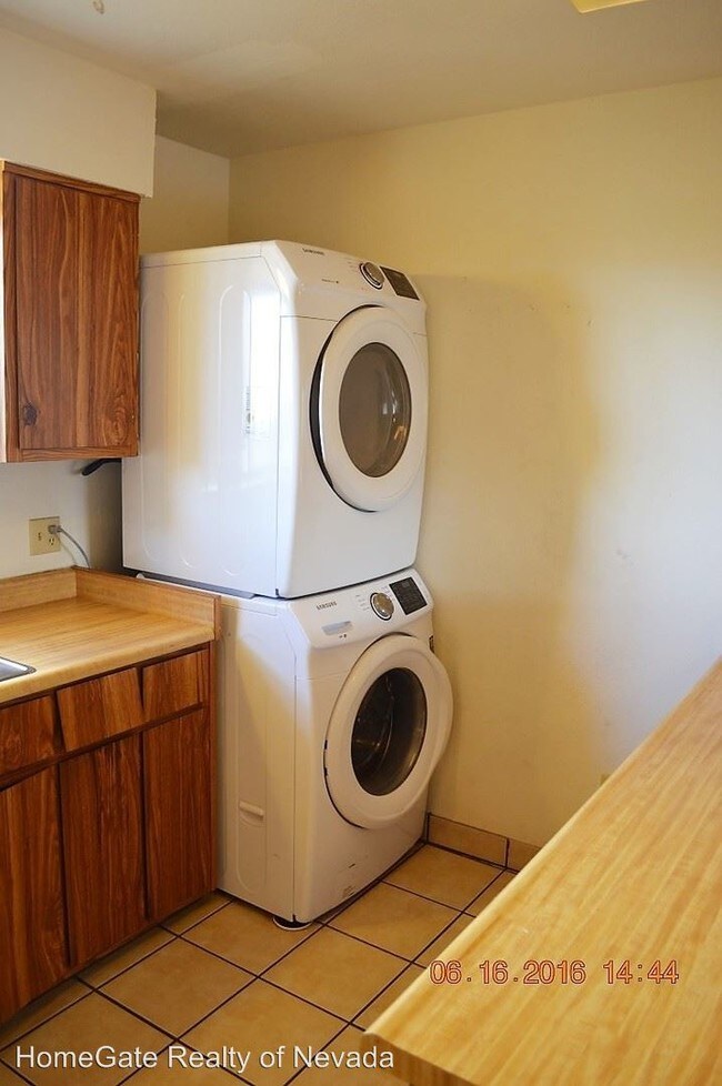 Building Photo - 2 br, 1 bath House - 3198 Cache Peak Drive