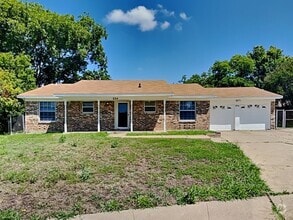 Building Photo - 224 Lakeway Ct