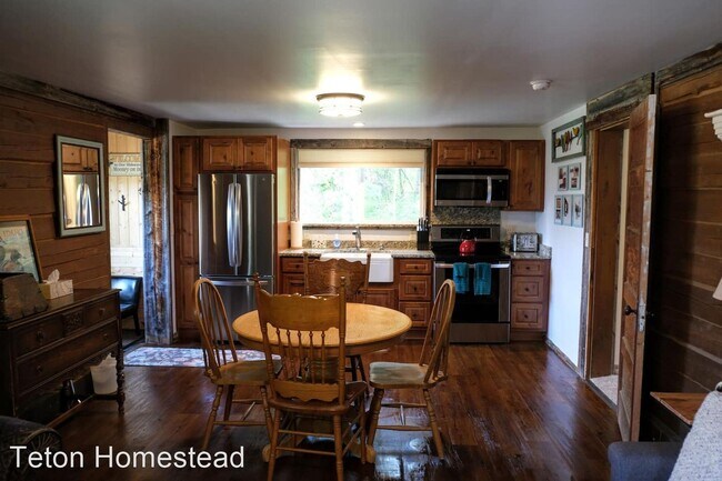 Foto del edificio - 1 br, 1 bath House - 5415 West 3000 South