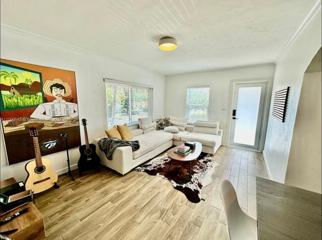 Foto del edificio - 3523 SW 16th St