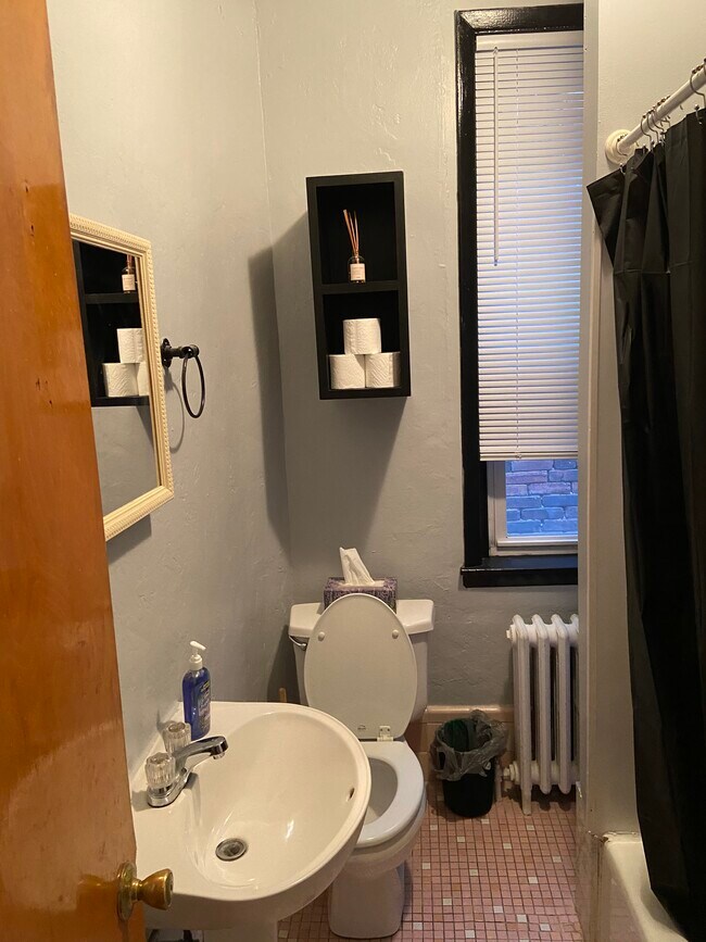 Bathroom - 1123 Tasker St