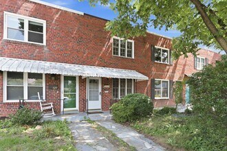 Building Photo - 627 N Alfred St