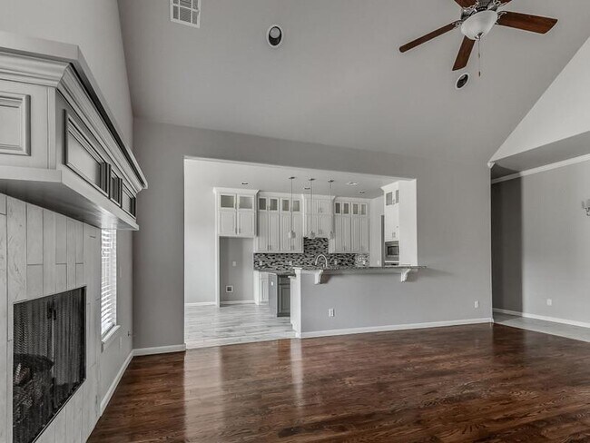 Foto del edificio - 10405 Cherrywood Dr