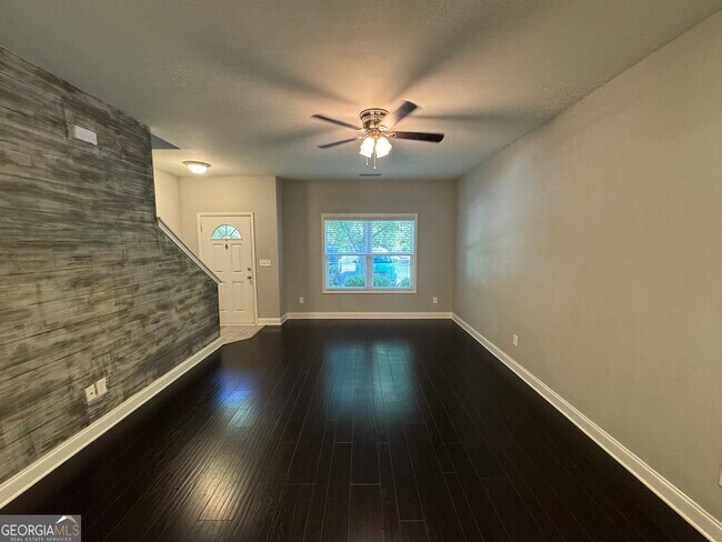 Foto del edificio - 1270 Binghampton Cir