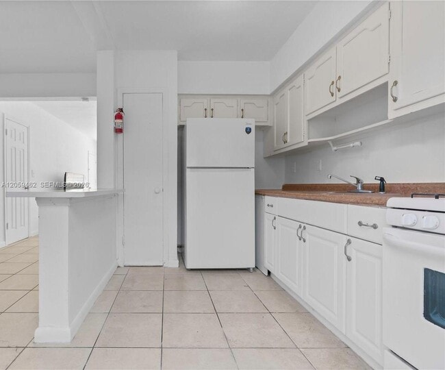 Building Photo - 744 85th St
