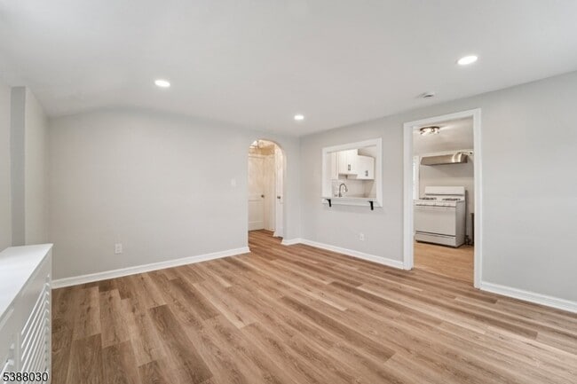Building Photo - 2-11 31st St