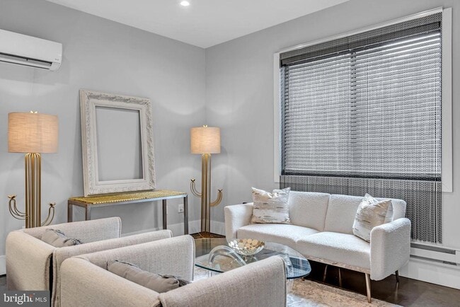 Building Photo - 10 McCready's Alley