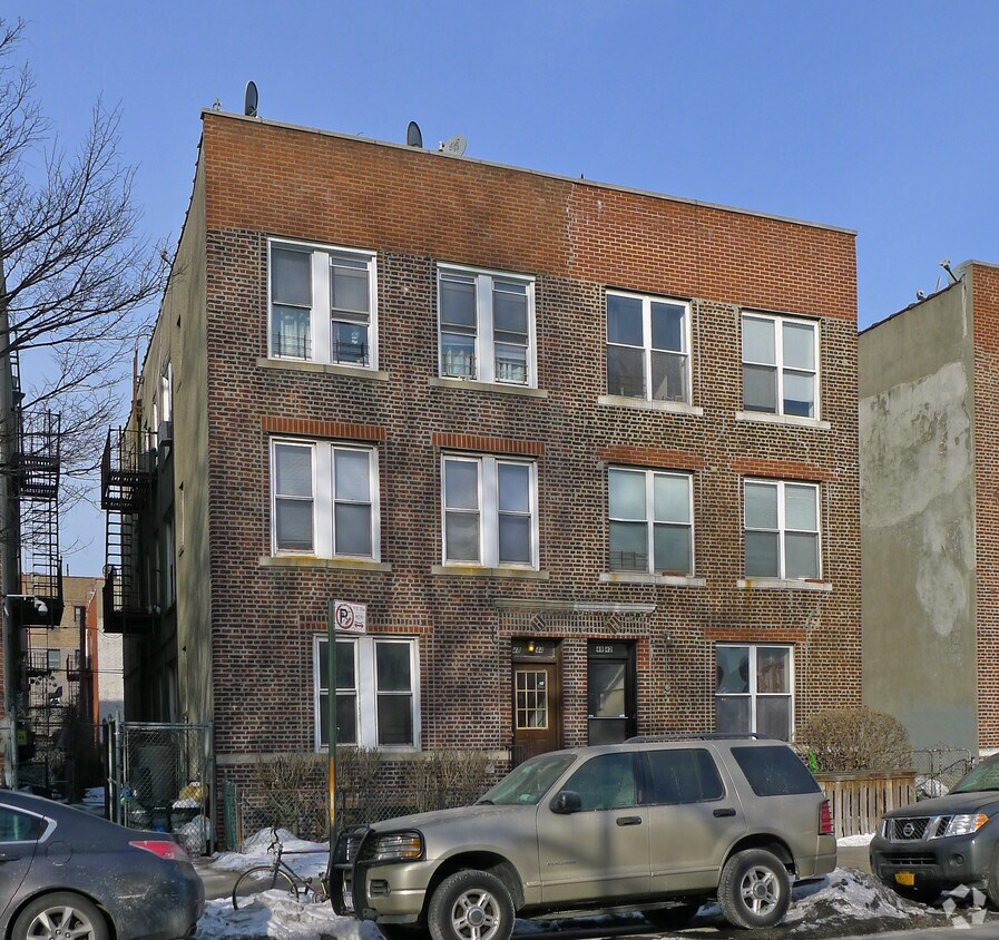 4844 48th St, Woodside, NY 11377 Apartments in Woodside, NY