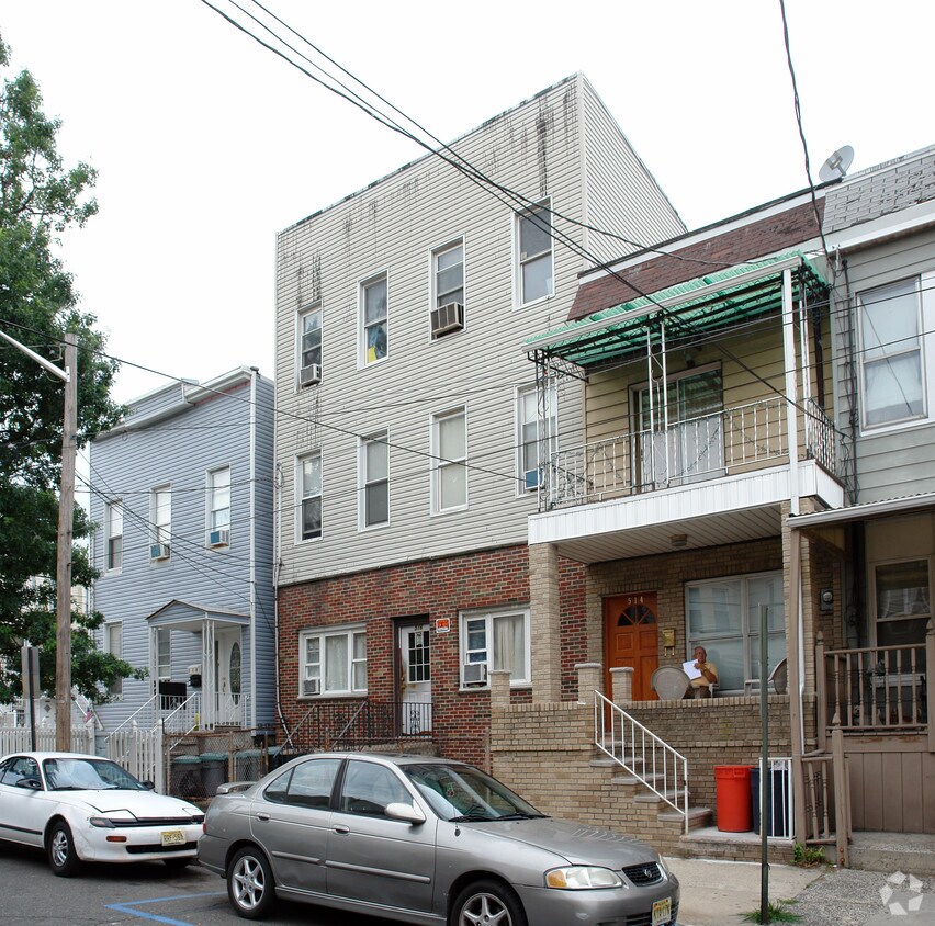 516 12th St, Union City, NJ 07087 Apartments 516 12th St Union City